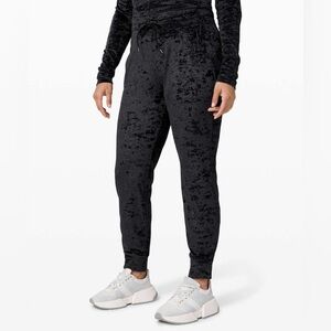 Lululemon Ready to Crush Velvet Jogger Black Size 6